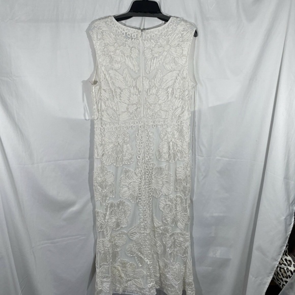 NEW JS Collections [ 16 ]‎ Beaded V-Neck Midi Dress in White - Picture 10 of 12